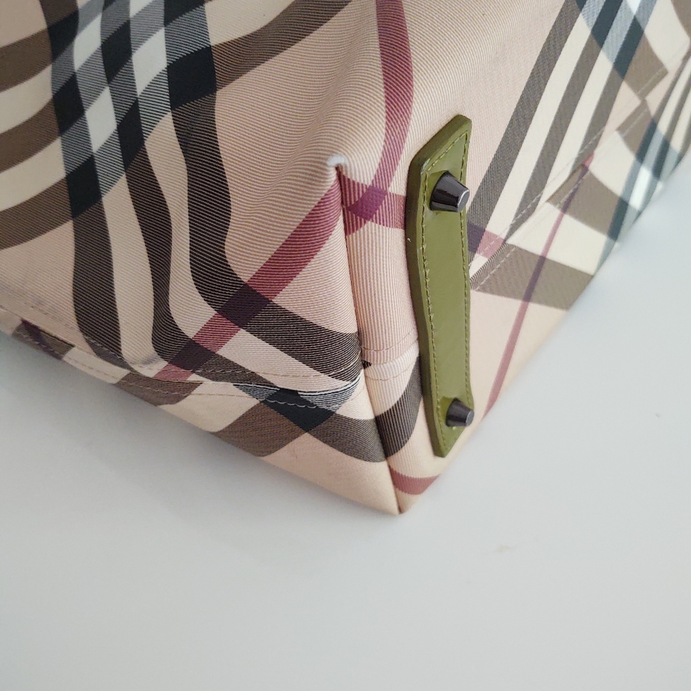 Burberry Nickie Nova Check Large Tote - Picture 8 of 15